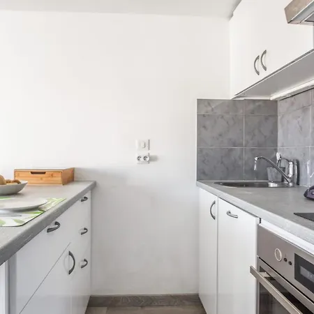 公寓 Air-conditioned Duplex W Sunny Balcony And Pool In Port-cogolin - Welkeys *
